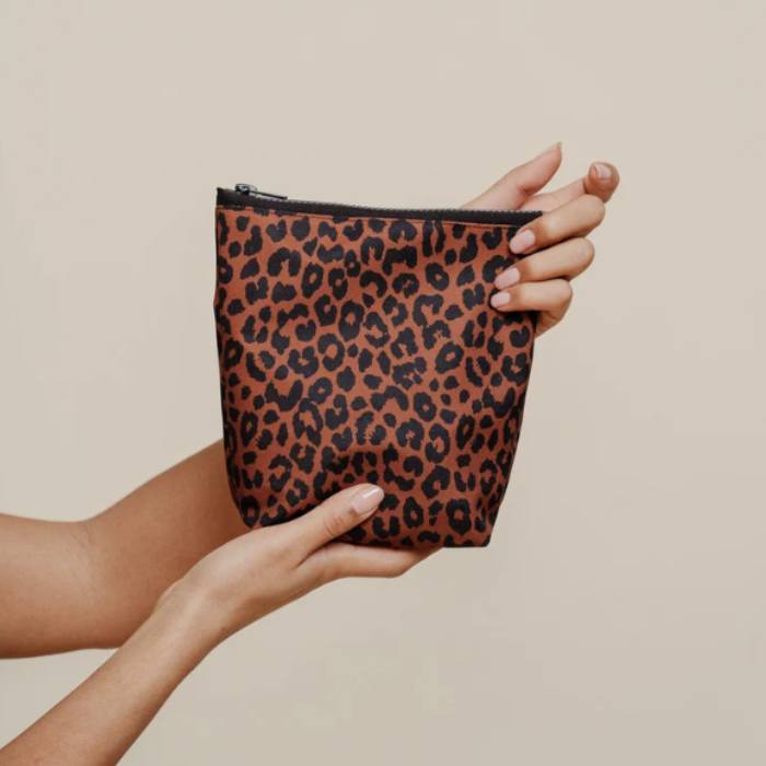 Wetbag mit Leo Muster, braun