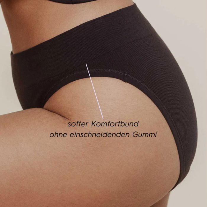 Sivvy Strong menstrual briefs