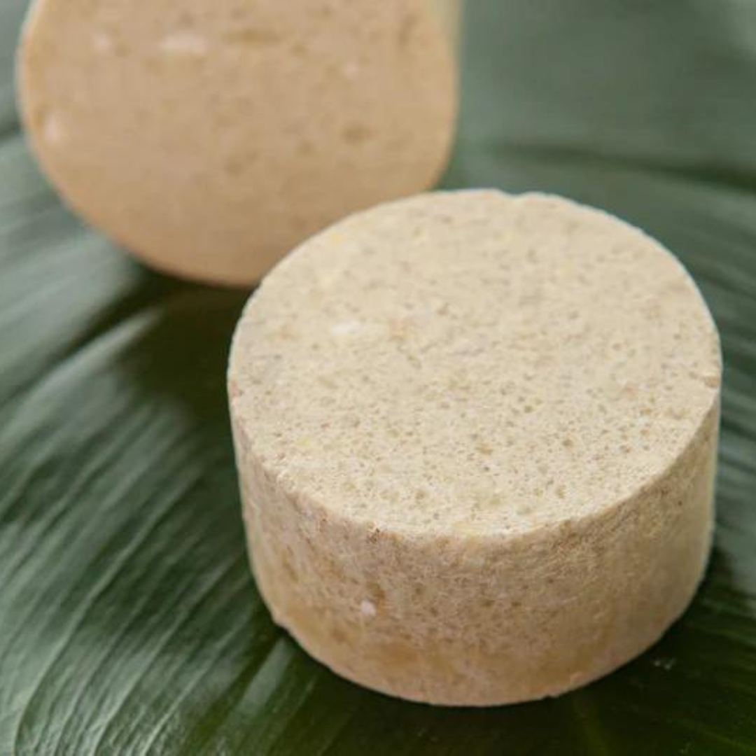 OMAKA festes Shampoo zur Reinigung von Afro Haaren und trockenen Locken mit Bio-Brokkolisamenöl der