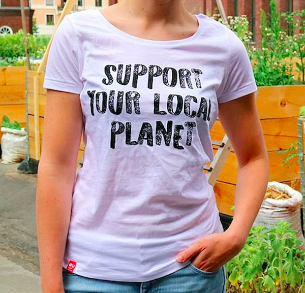 T-Shirt "Support your local planet"